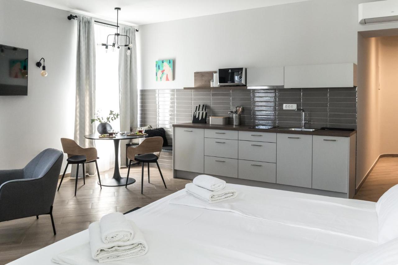 Dolac Apartments Рийека Екстериор снимка