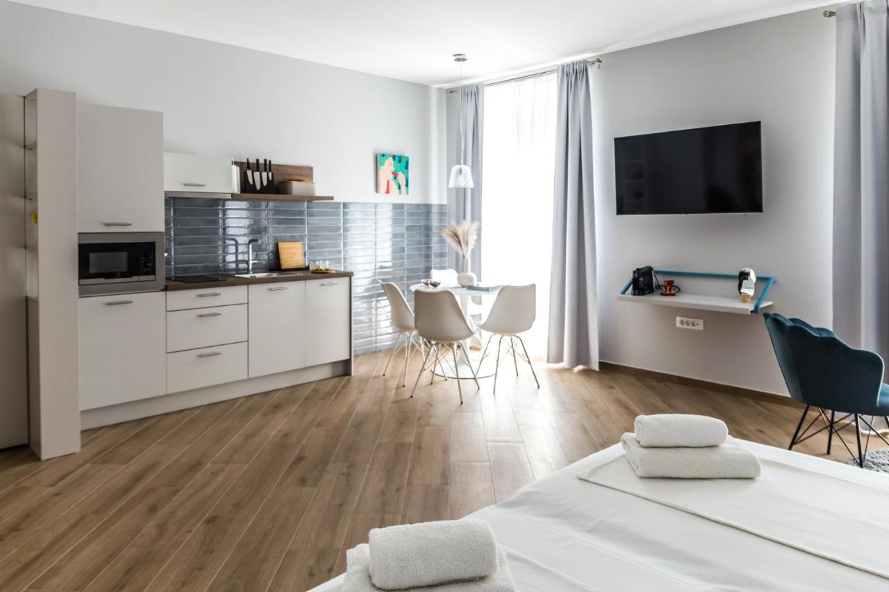 Dolac Apartments Рийека Екстериор снимка