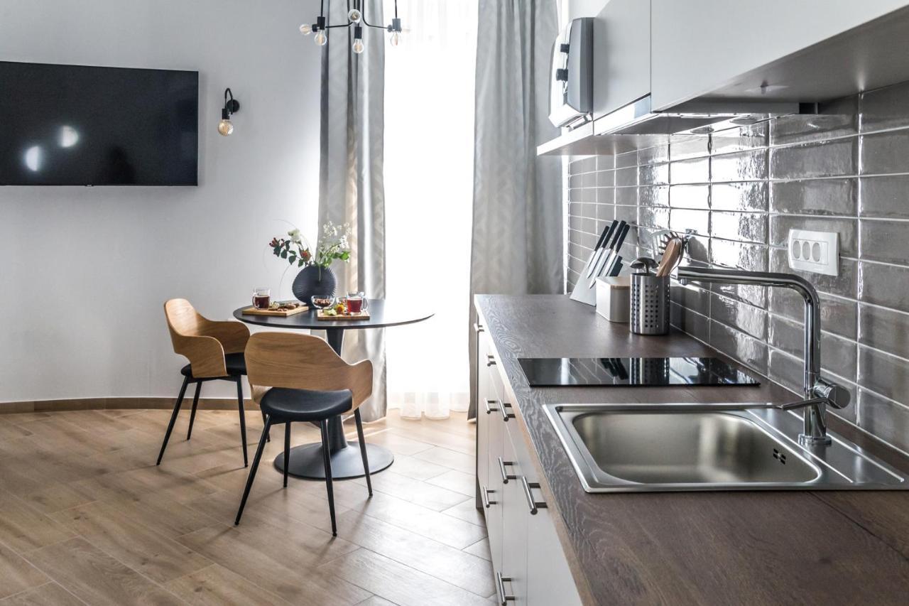 Dolac Apartments Рийека Екстериор снимка