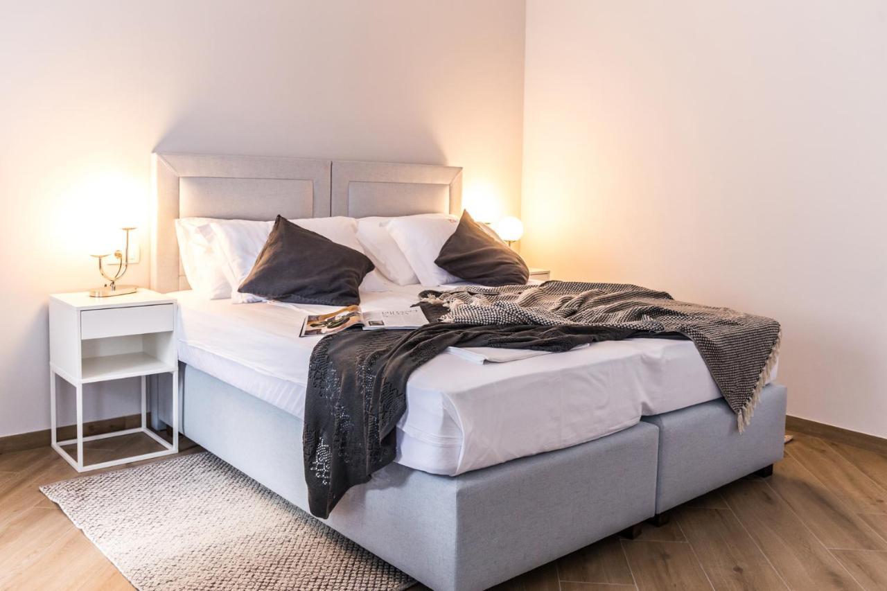 Dolac Apartments Рийека Екстериор снимка